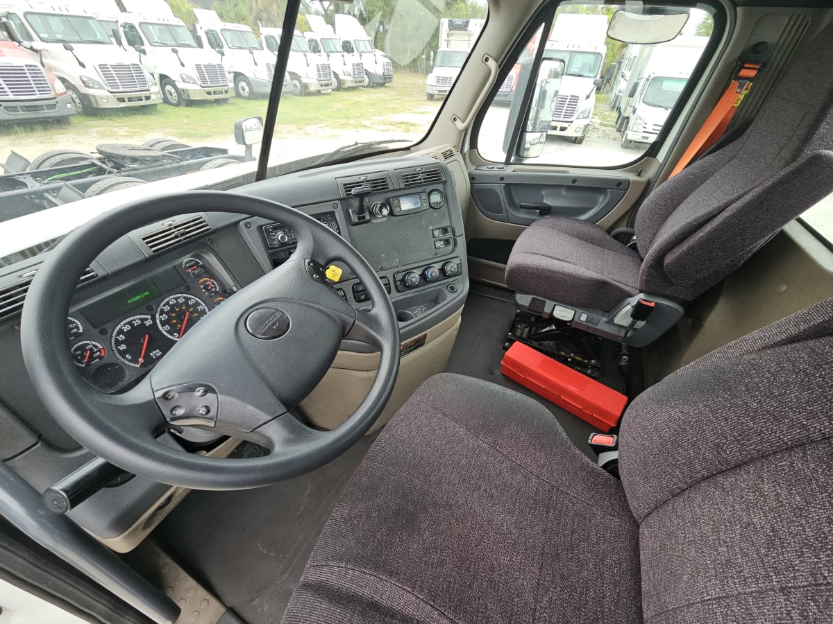 2017 Freightliner/Mercedes CASCADIA 125 671887