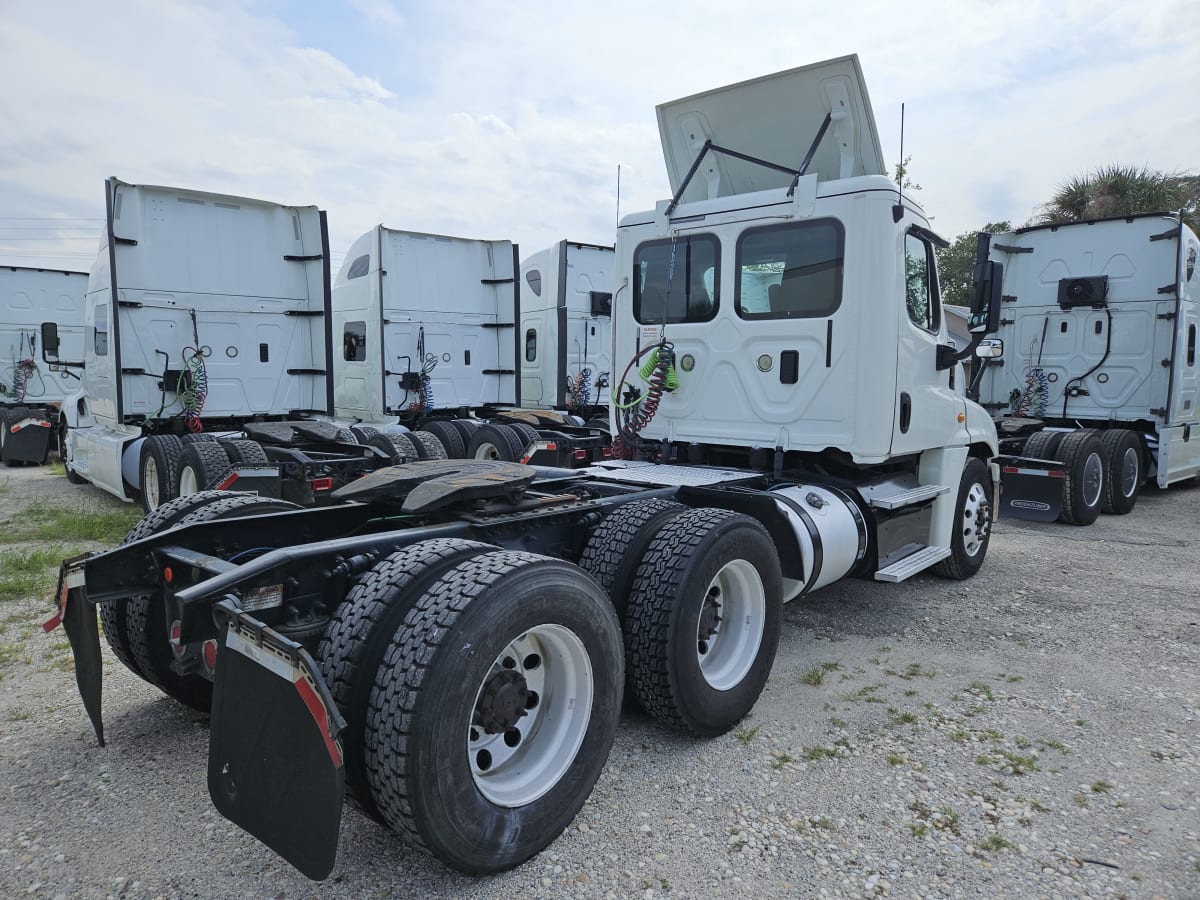 2017 Freightliner/Mercedes CASCADIA 125 671892