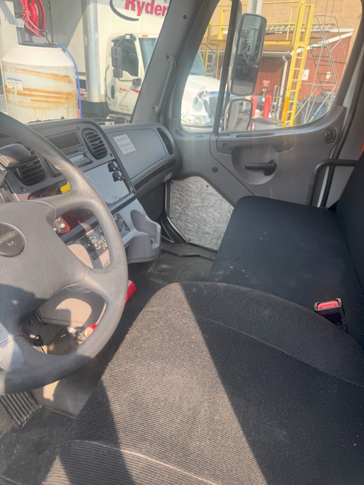 2017 Freightliner M2 106 671901