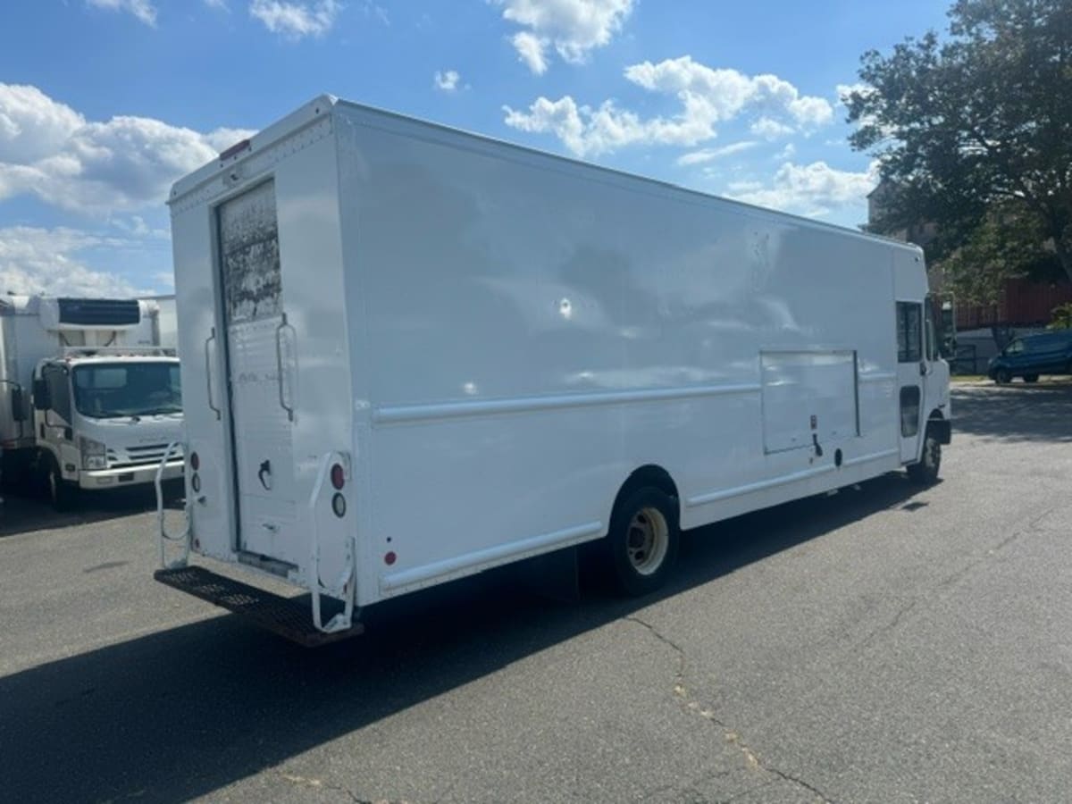 2017 Frtlr Custom Chassis Corp MT55 671957
