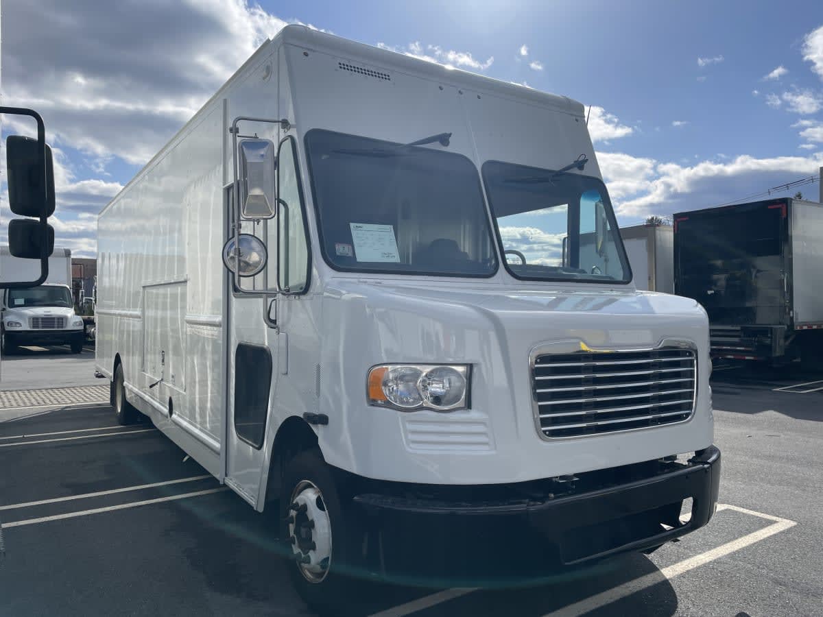 2017 Frtlr Custom Chassis Corp MT55 671989