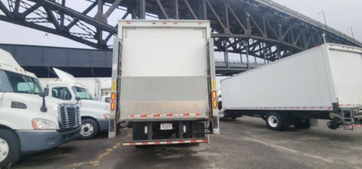 2017 Freightliner/Mercedes M2 106 671996