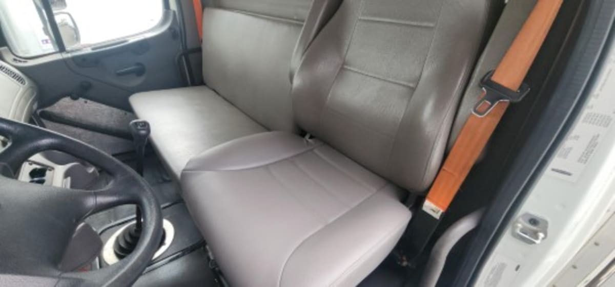 2017 Freightliner/Mercedes M2 106 671996