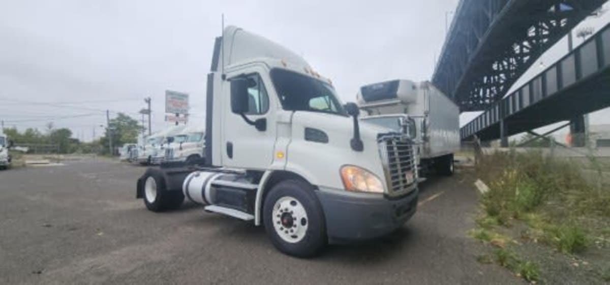 2017 Freightliner/Mercedes CASCADIA 113 671998