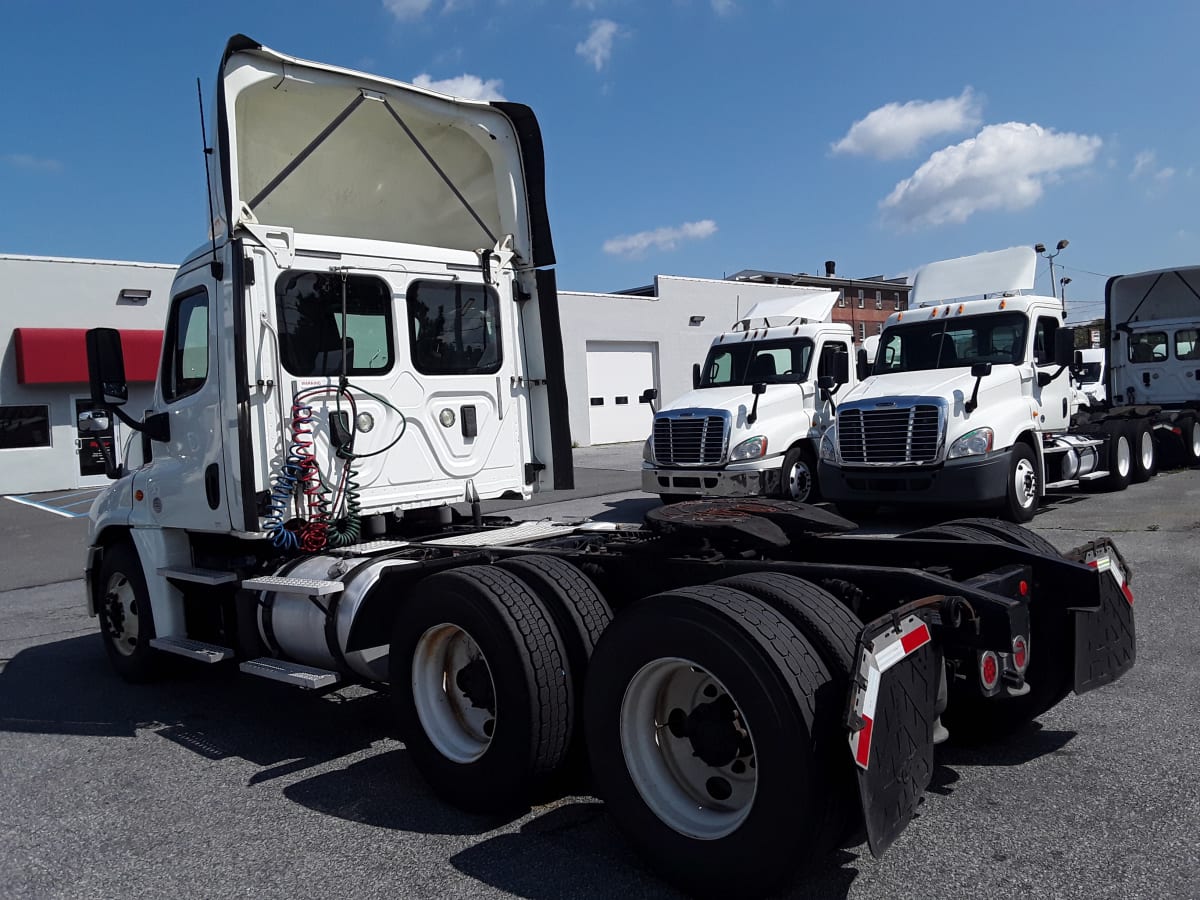 2017 Freightliner/Mercedes CASCADIA 125 672006