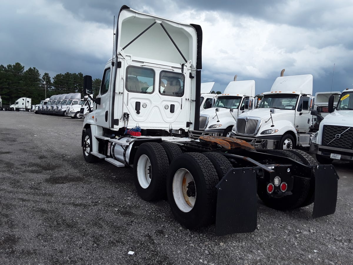 2017 Freightliner/Mercedes CASCADIA 125 672010