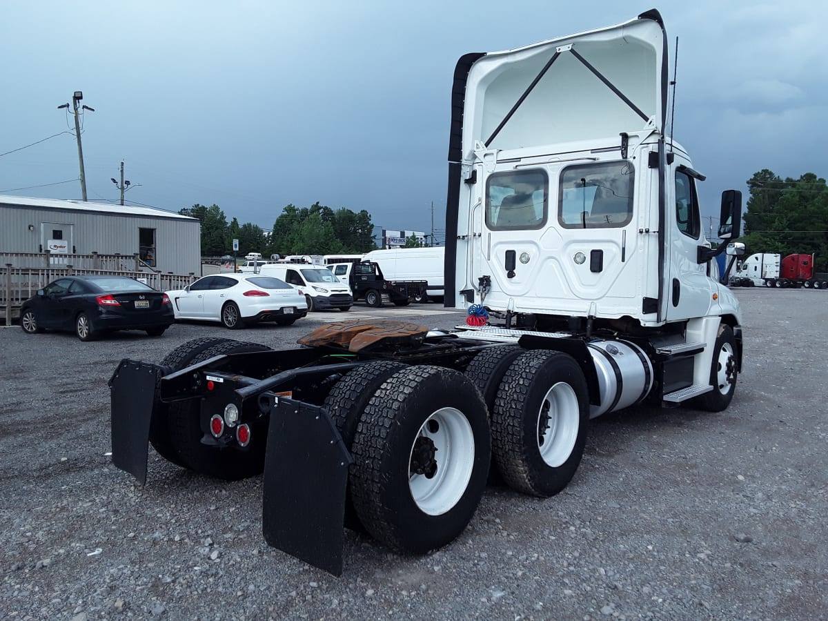 2017 Freightliner/Mercedes CASCADIA 125 672010