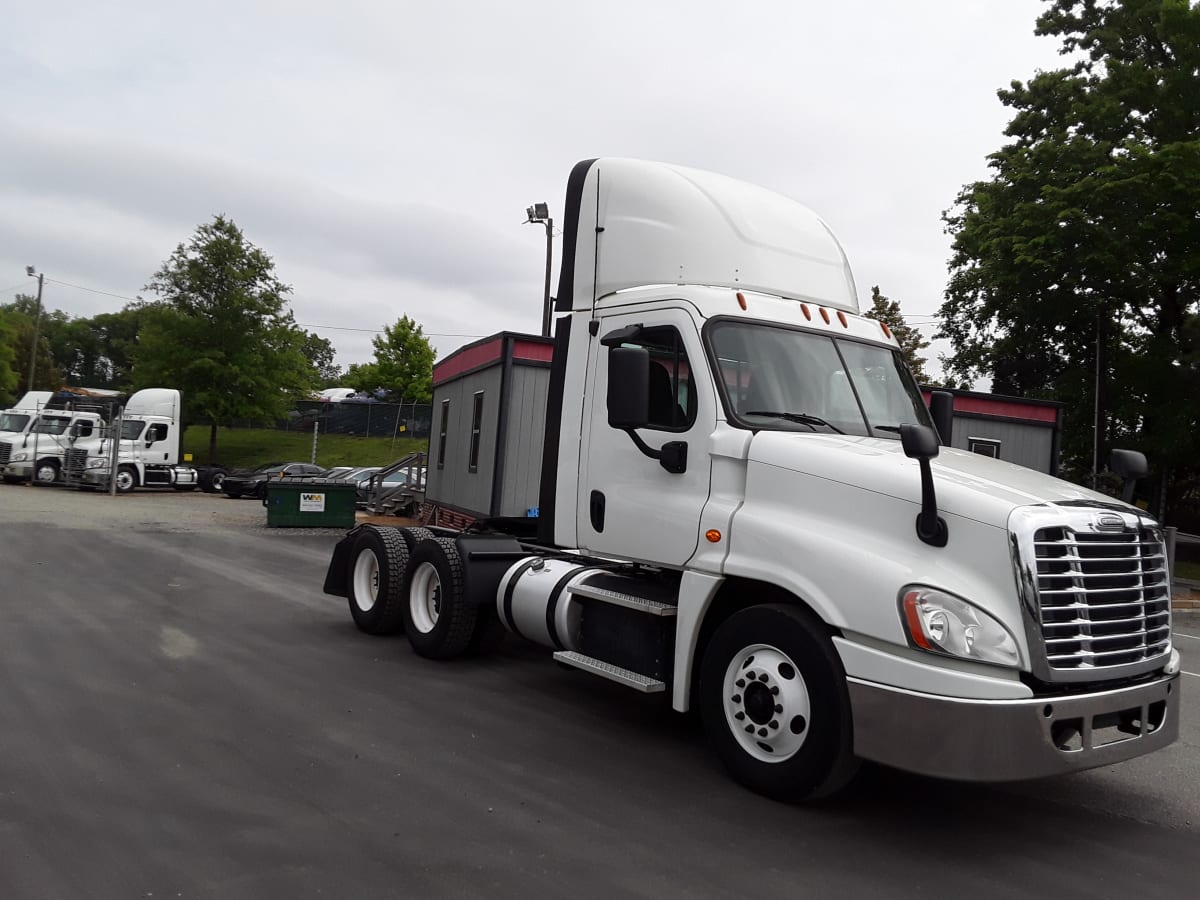 2017 Freightliner/Mercedes CASCADIA 125 672014