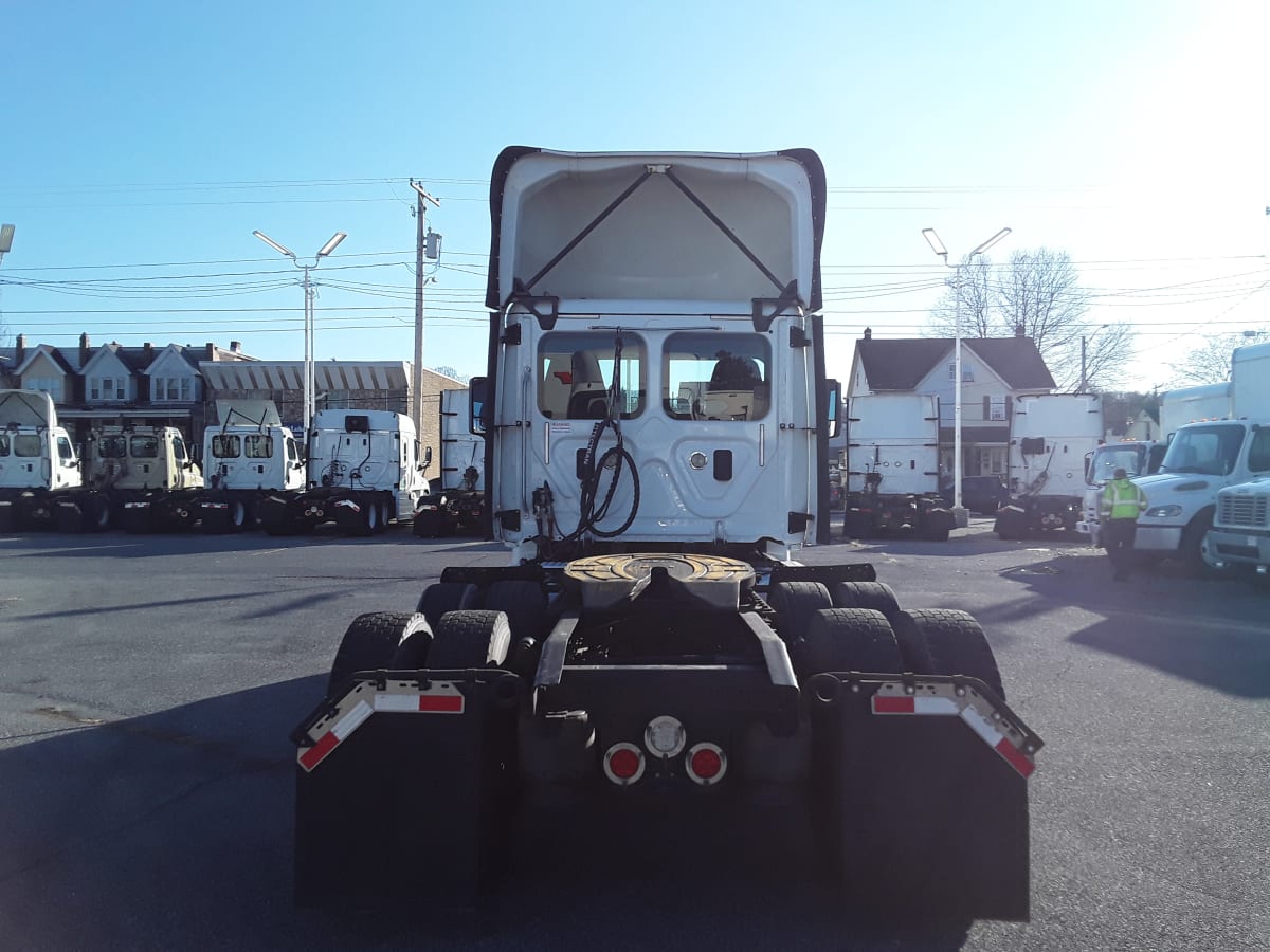 2017 Freightliner/Mercedes CASCADIA 125 672016