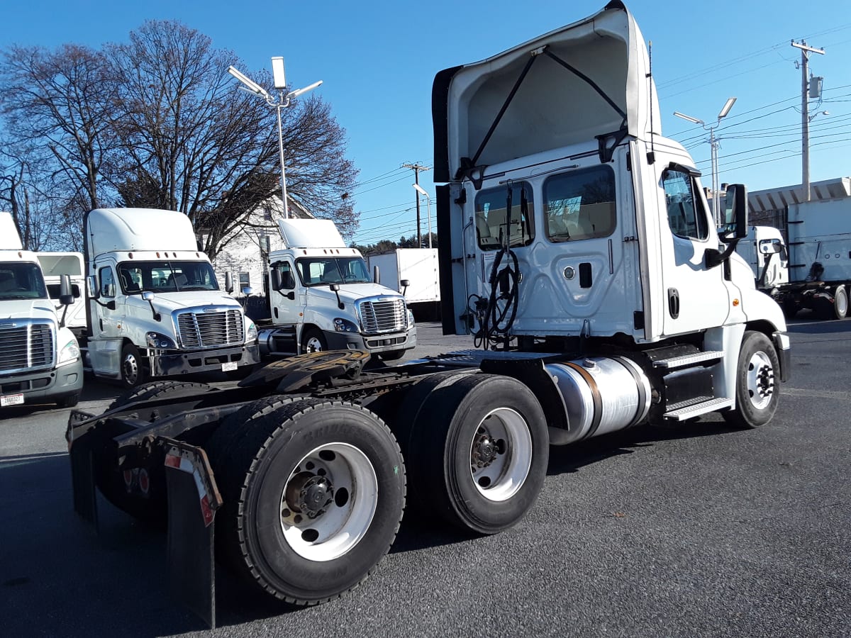 2017 Freightliner/Mercedes CASCADIA 125 672016