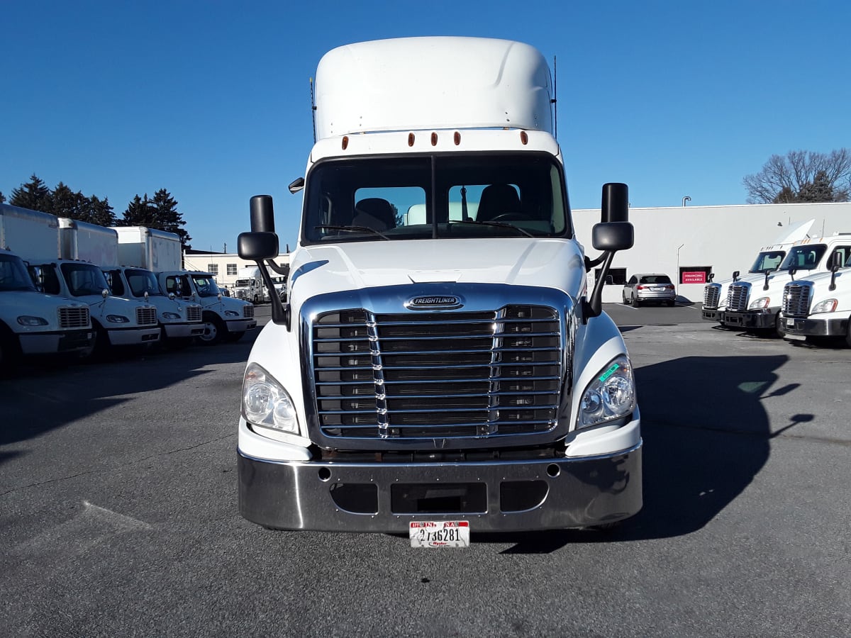 2017 Freightliner/Mercedes CASCADIA 125 672016