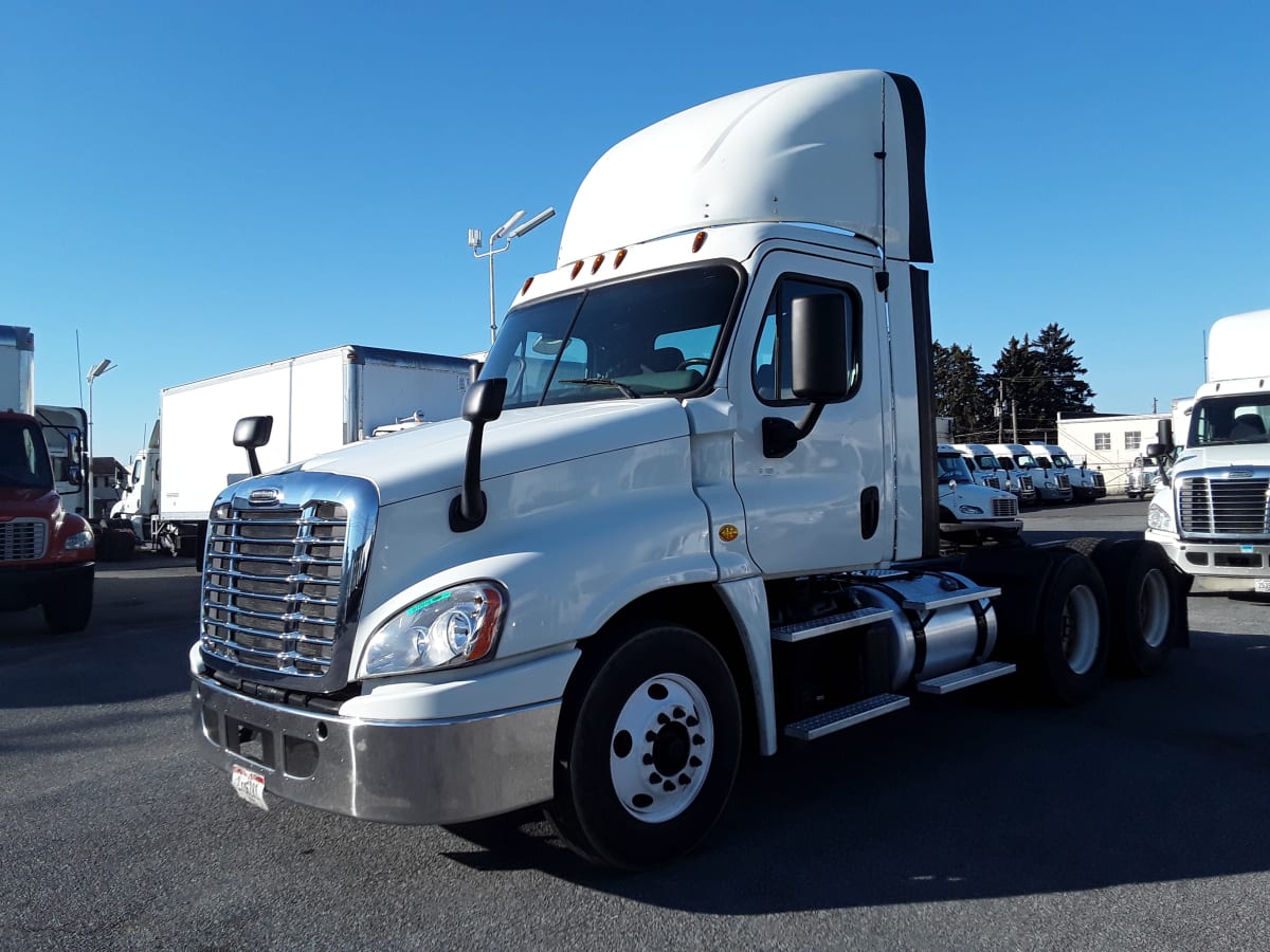 2017 Freightliner/Mercedes CASCADIA 125 672016