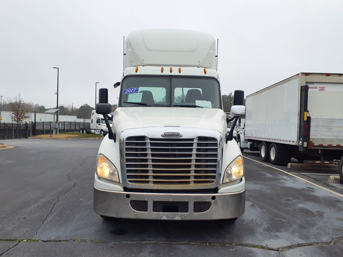 2017 Freightliner - image 2