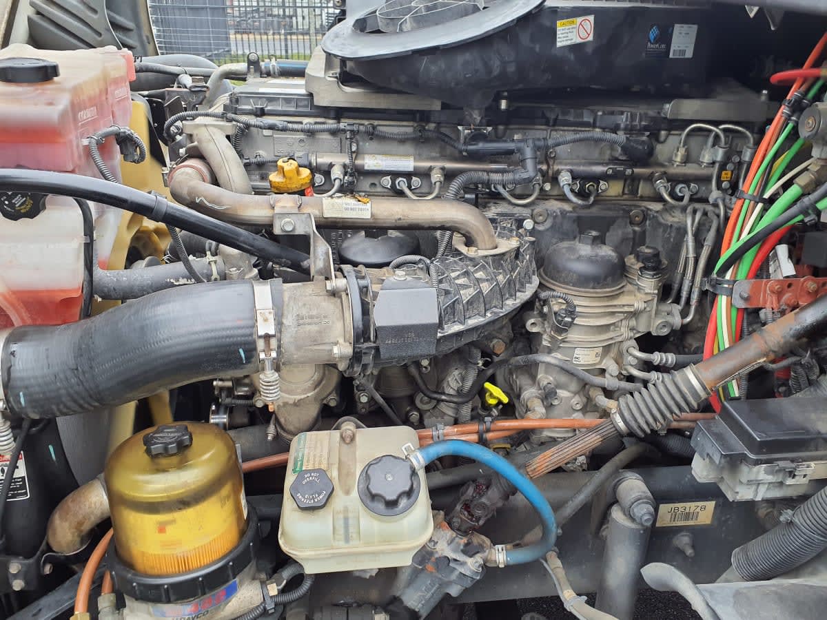 2017 Freightliner - image 8