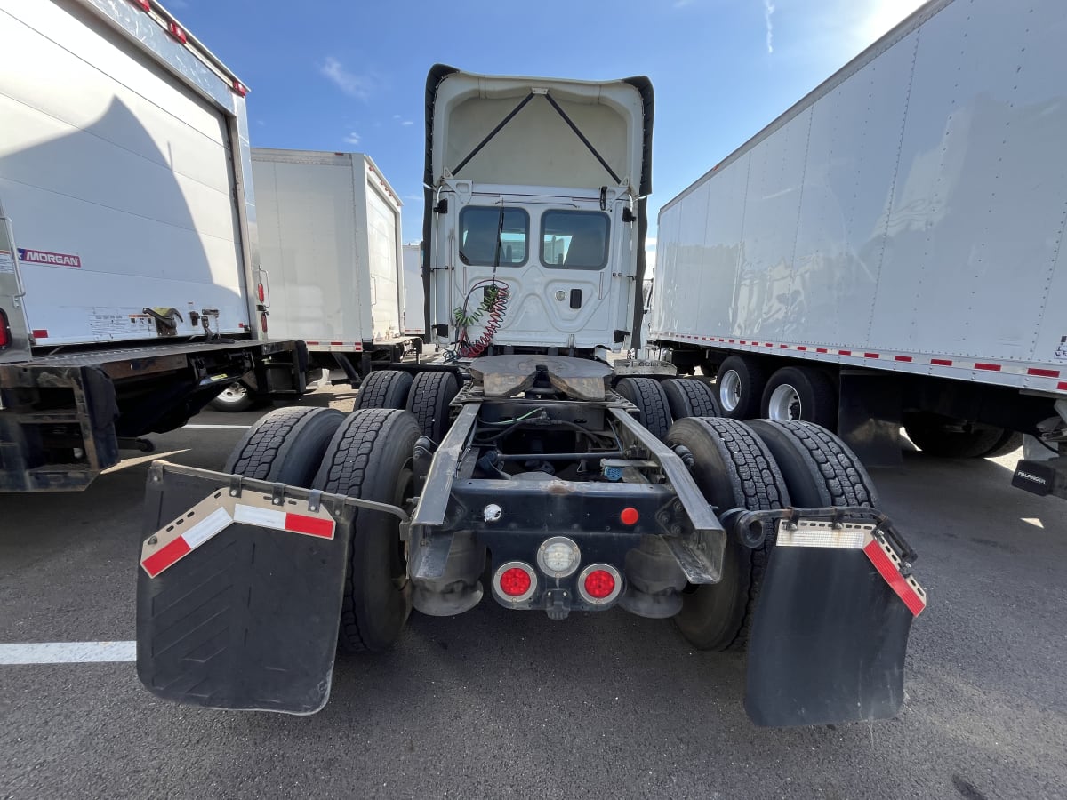 2017 Freightliner - image 5