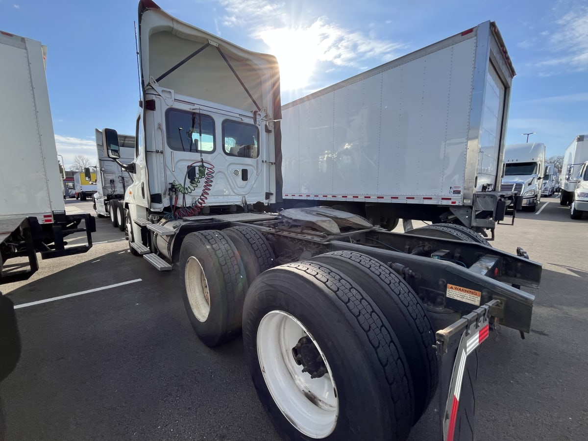 2017 Freightliner - image 6