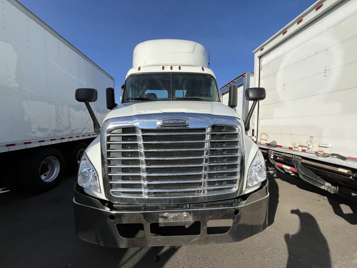 2017 Freightliner - image 2