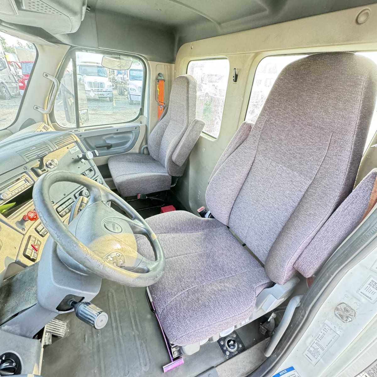 2017 Freightliner/Mercedes CASCADIA 125 672033