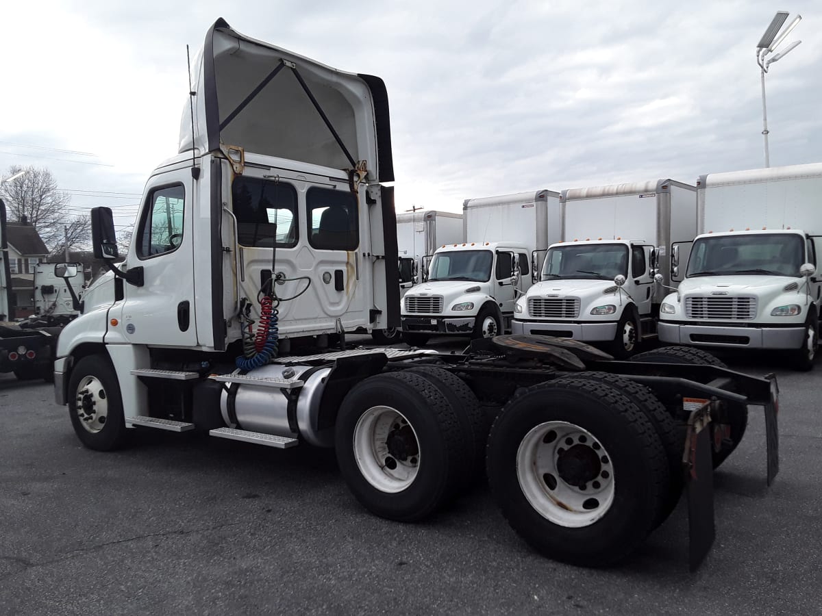 2017 Freightliner/Mercedes CASCADIA 125 672050