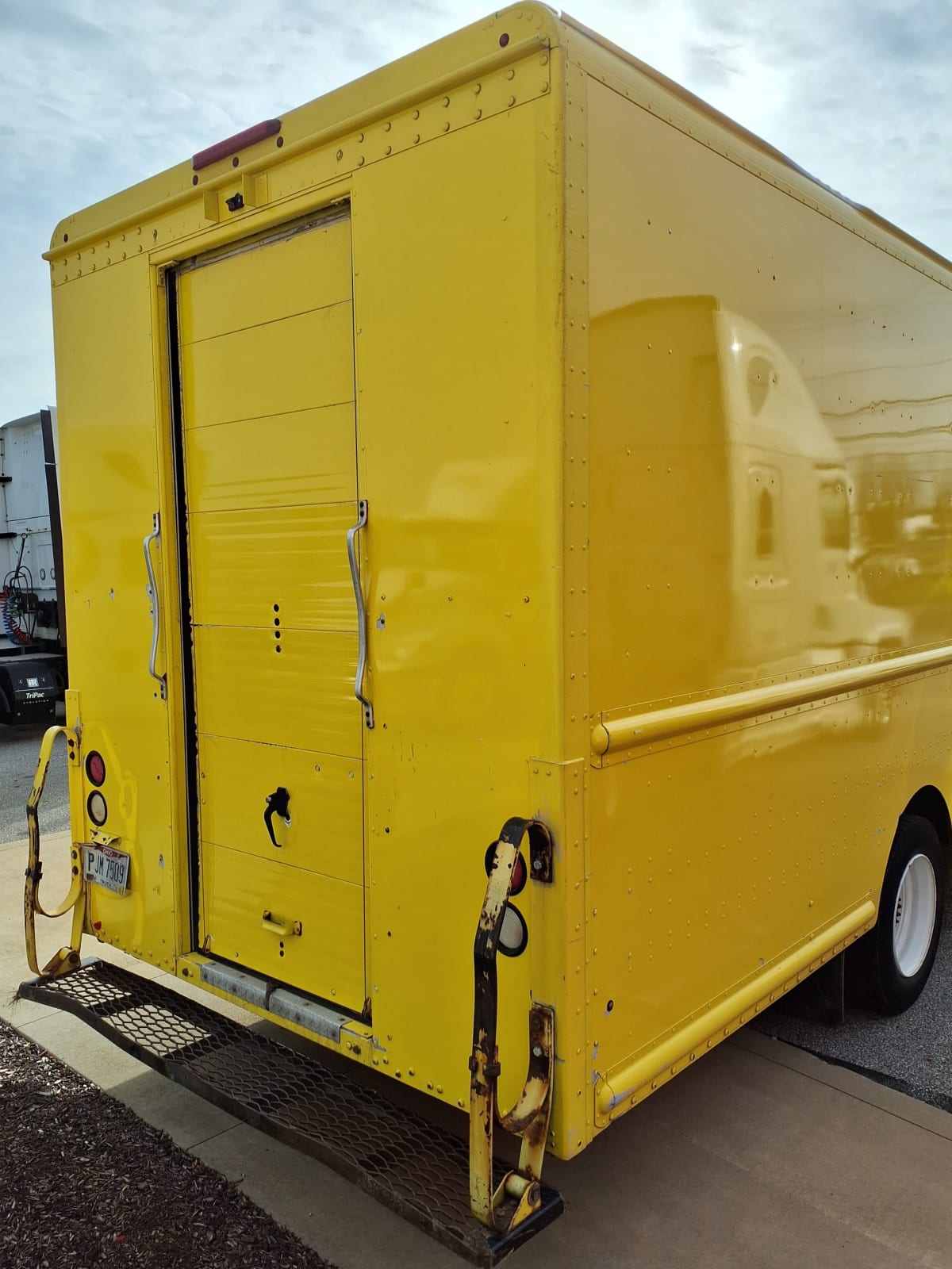 2017 Frtlr Custom Chassis Corp MT55 672074