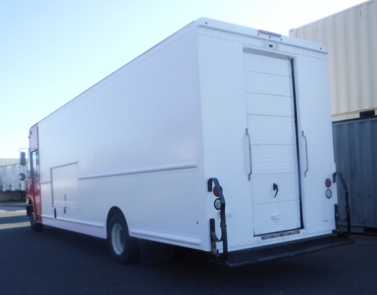 2017 Frtlr Custom Chassis Corp MT55 672081