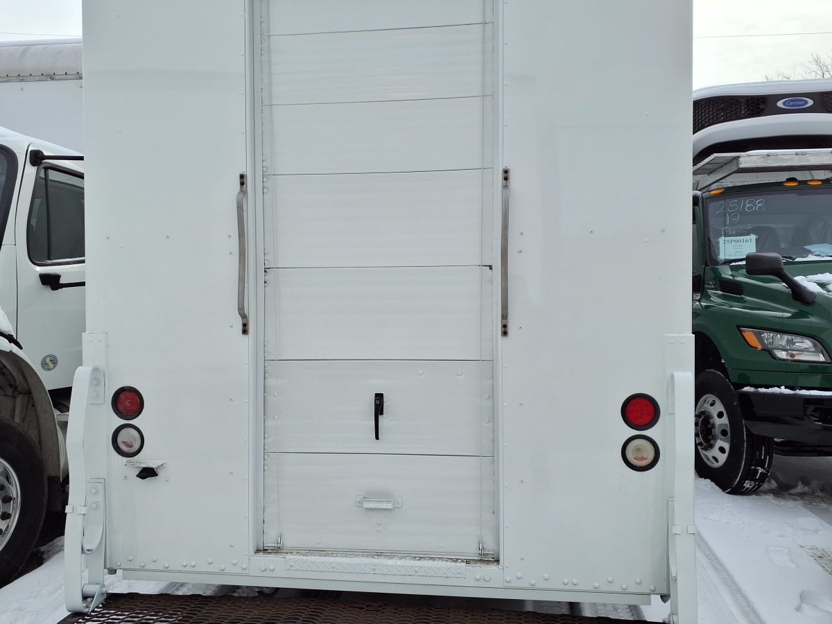 2017 Frtlr Custom Chassis Corp MT55 672088