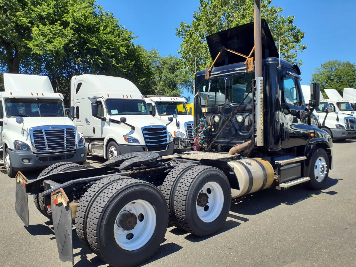 2017 Freightliner/Mercedes CASCADIA 125 672109