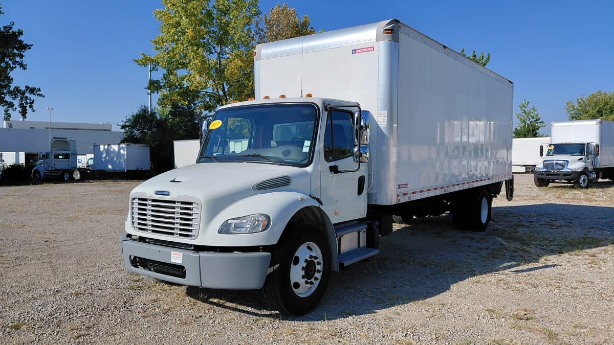 2017 Freightliner M2 106 672113