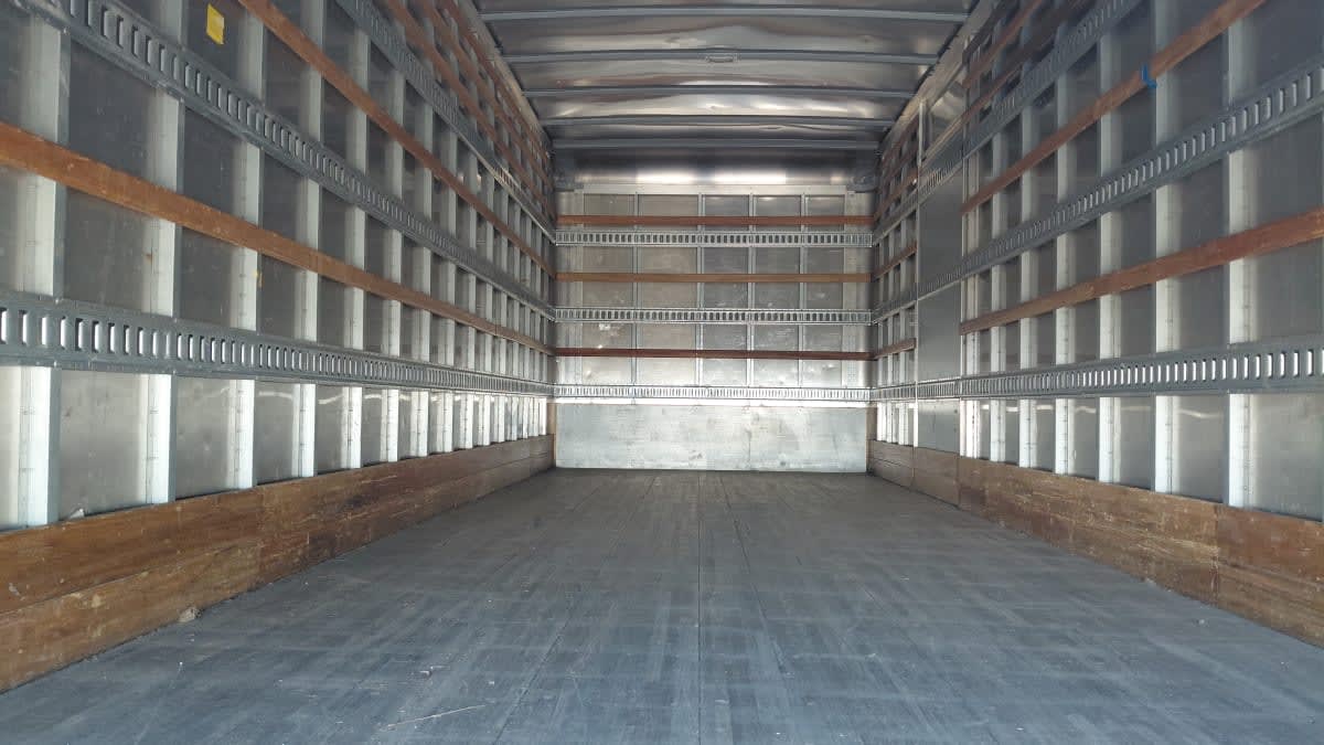 2017 Freightliner M2 106 672113