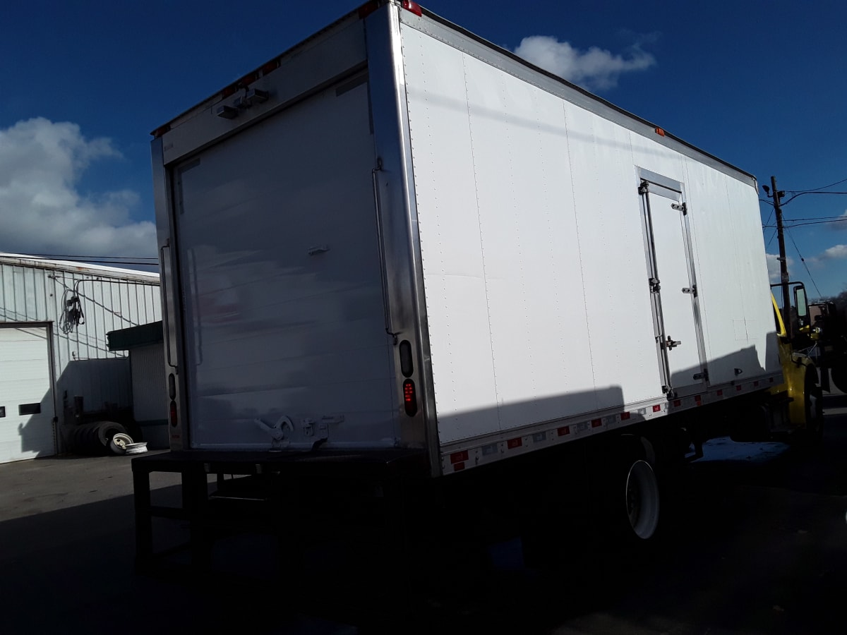 2017 Freightliner/Mercedes M2 106 672175