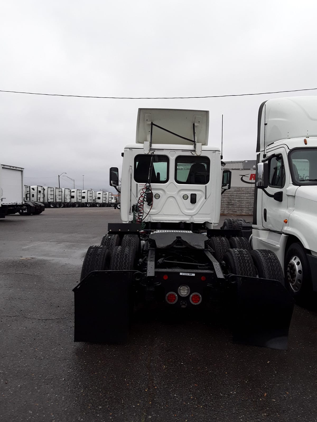 2017 Freightliner/Mercedes CASCADIA 125 672250