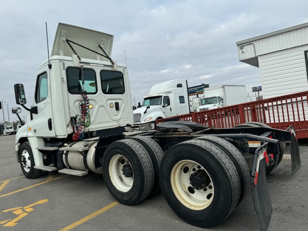 2017 Freightliner/Mercedes CASCADIA 125 672256