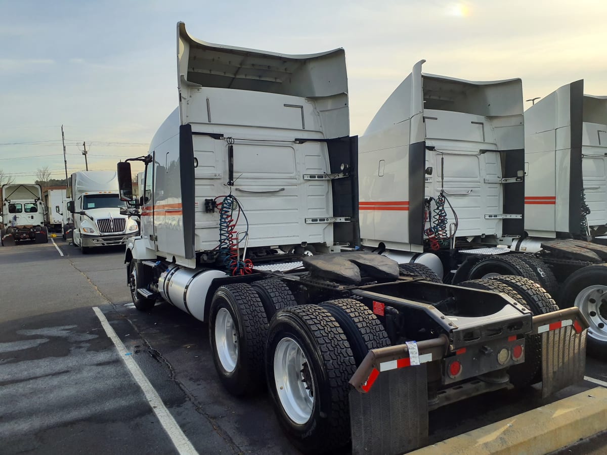 2017 Volvo VNL64TRACTOR 672321