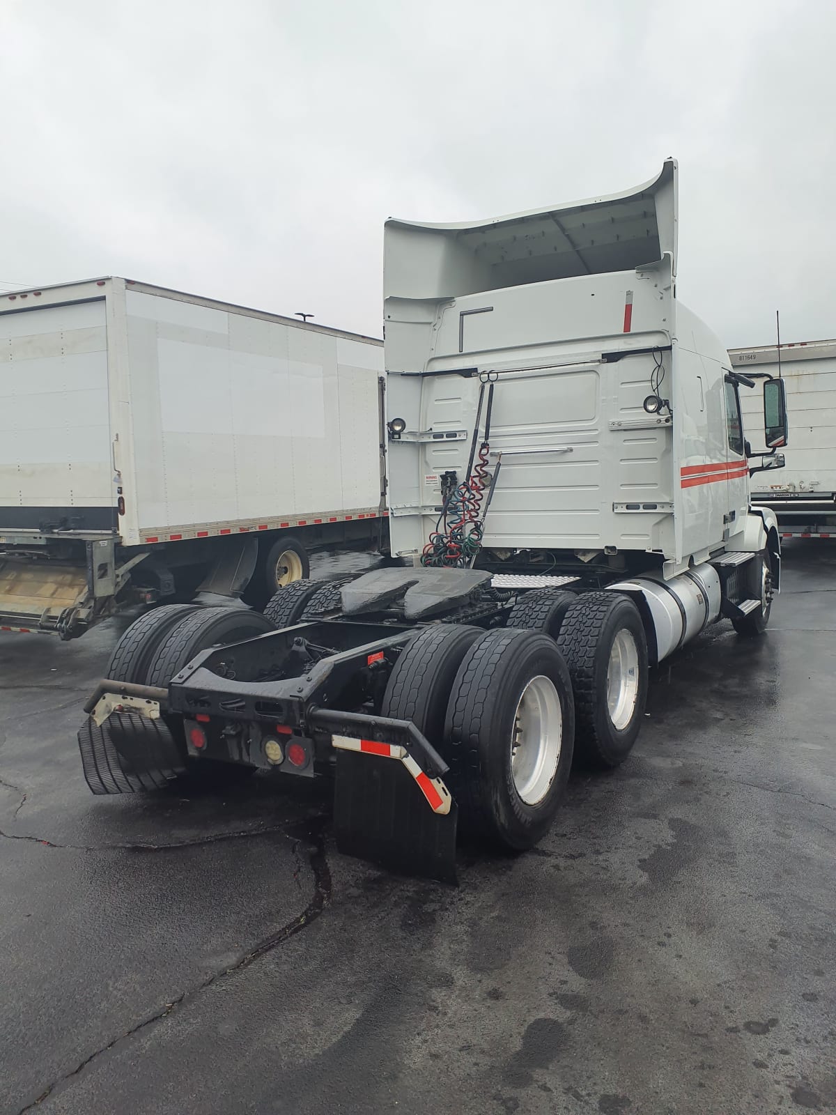 2017 Volvo VNL64TRACTOR 672325