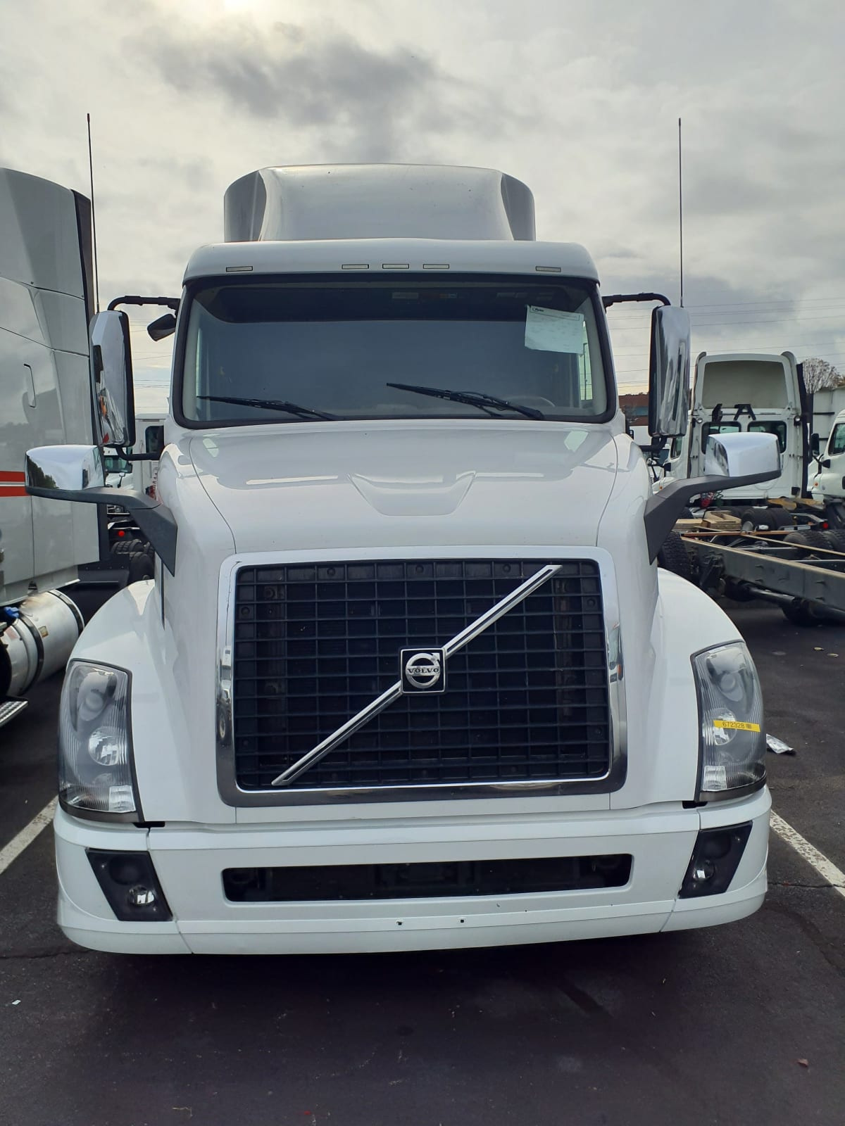 2017 Volvo VNL64TRACTOR 672328