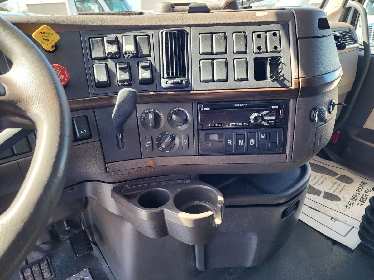 2017 Volvo VNL64TRACTOR 672336