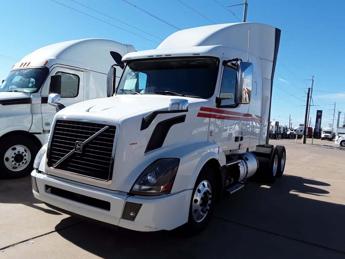 2017 Volvo VNL64TRACTOR 672350