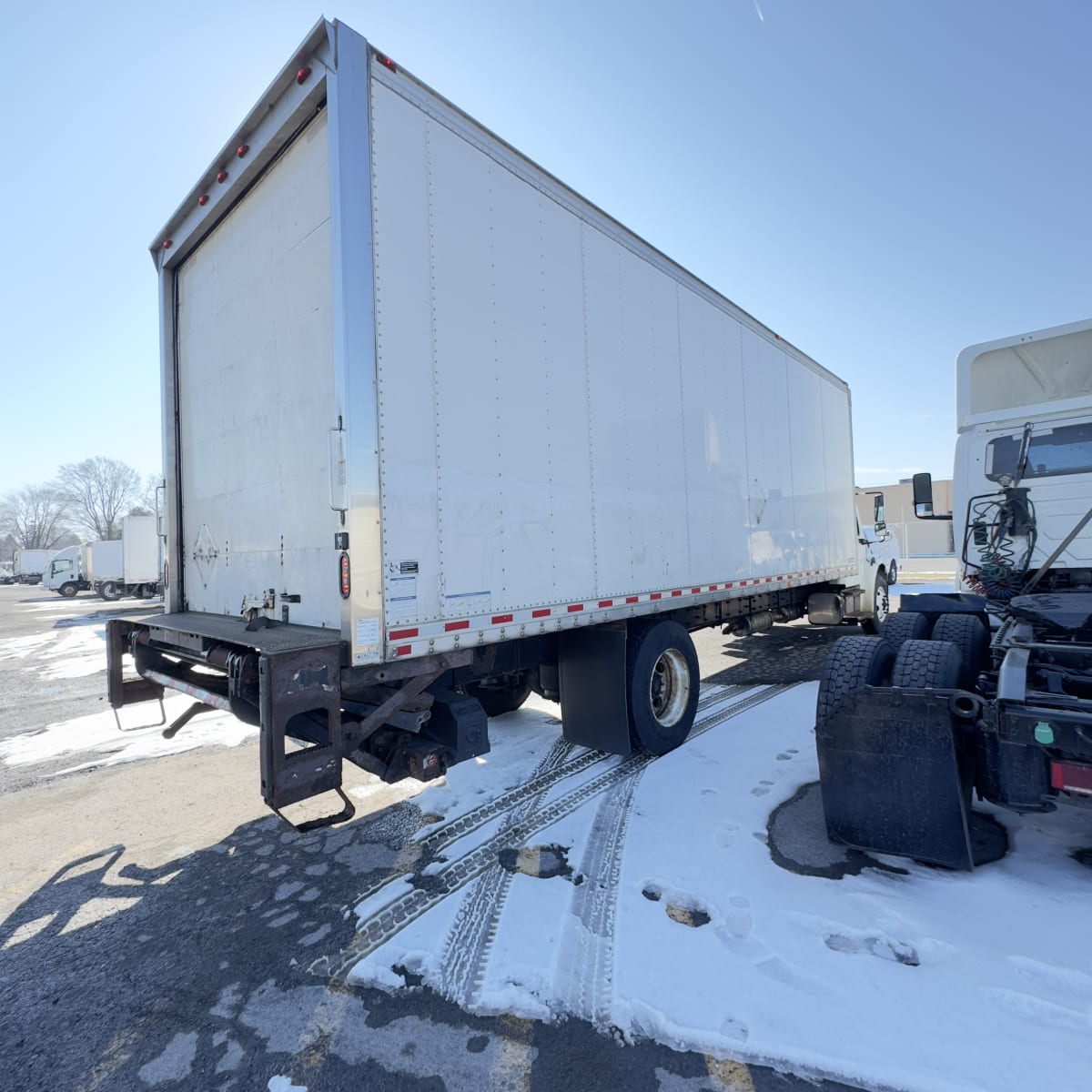 2017 Freightliner/Mercedes M2 106 672443