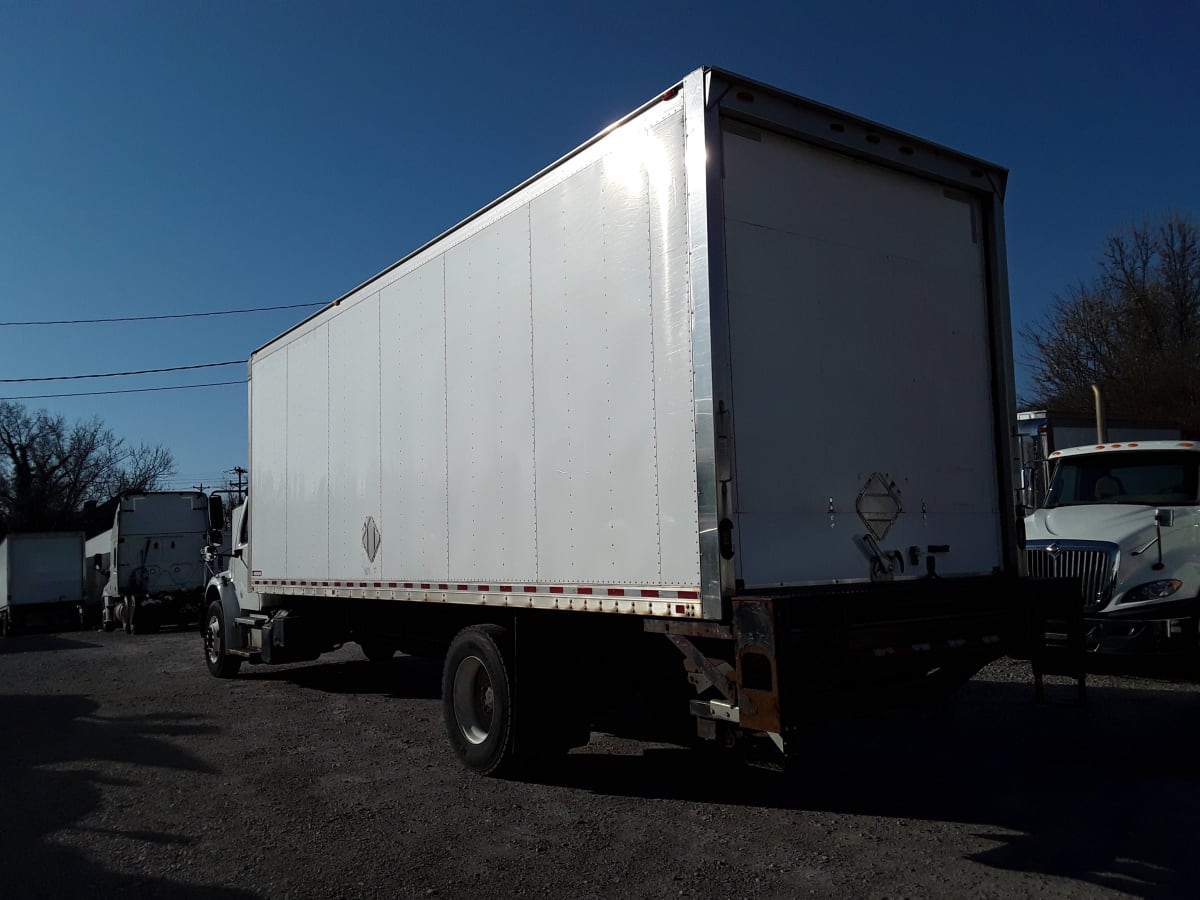 2017 Freightliner/Mercedes M2 106 672449