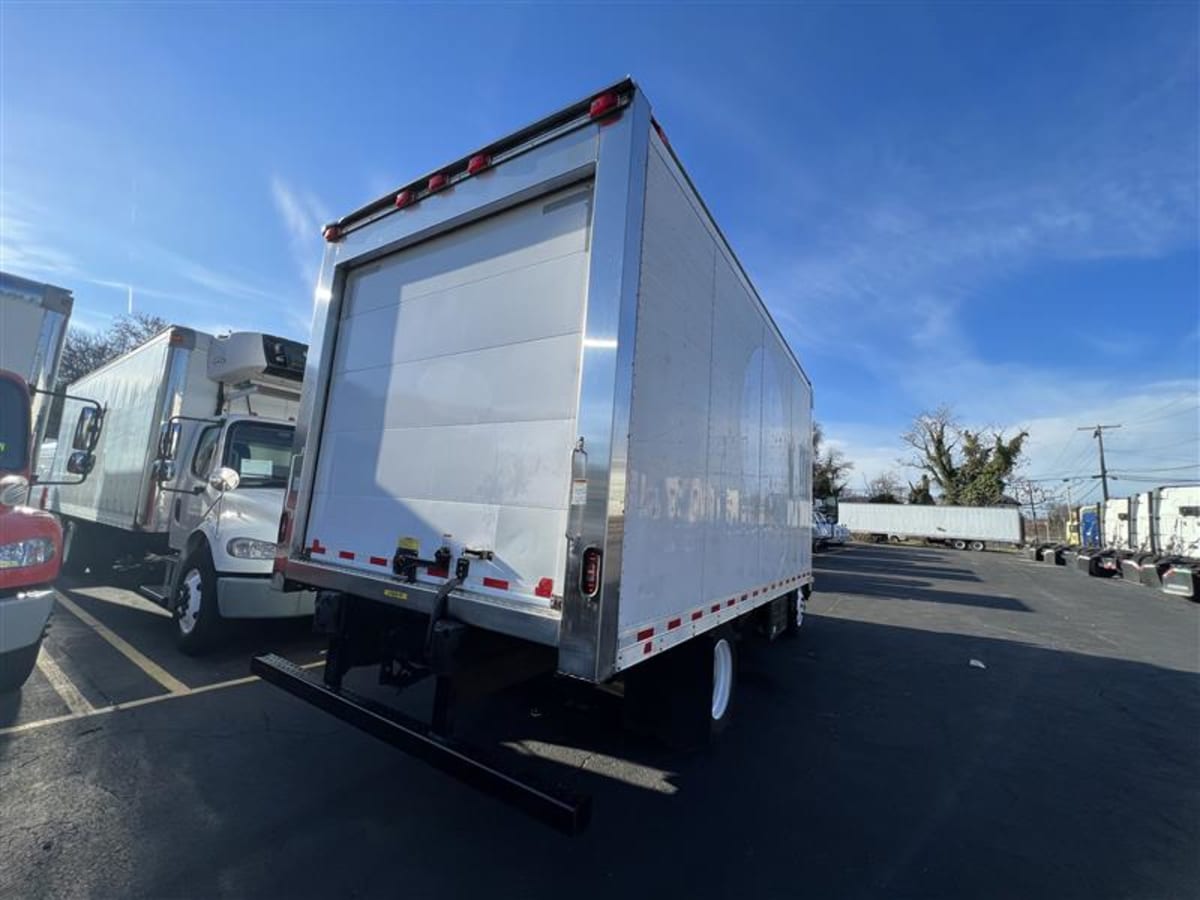 2017 Isuzu NPR 672533