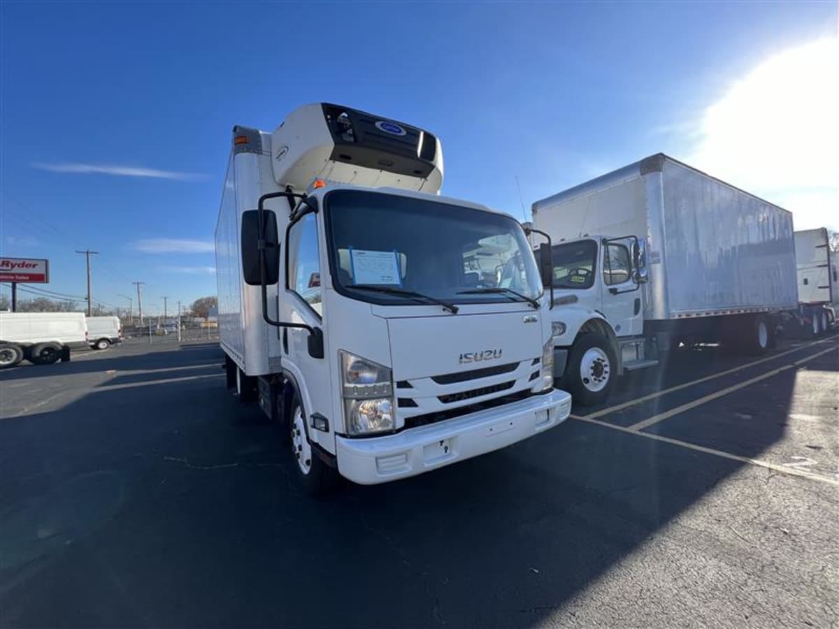 2017 Isuzu NPR 672533