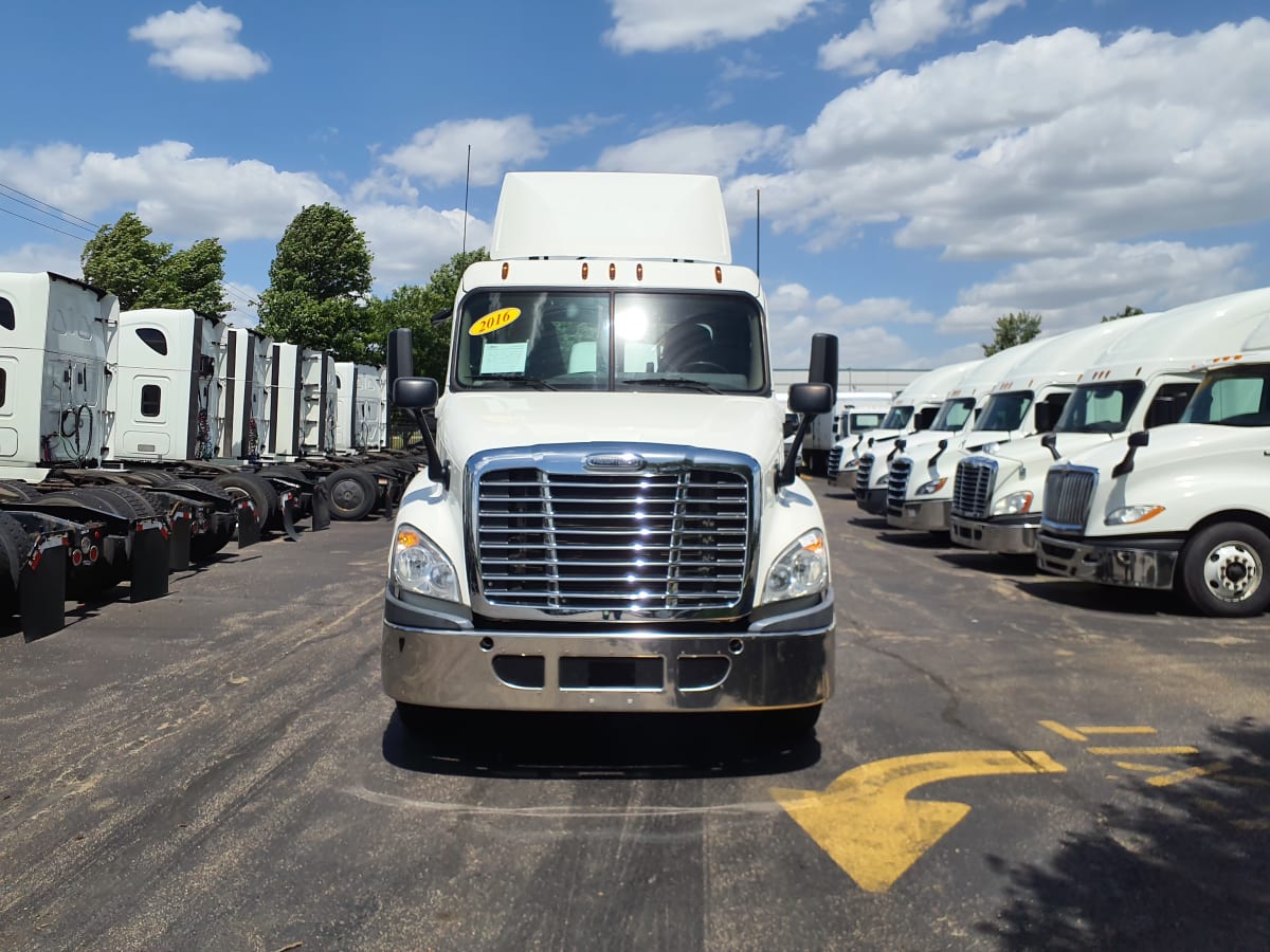 2016 Freightliner/Mercedes CASCADIA 125 672548