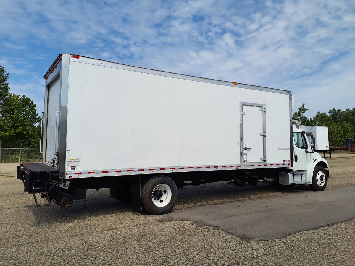 2017 Freightliner/Mercedes M2 106 672551