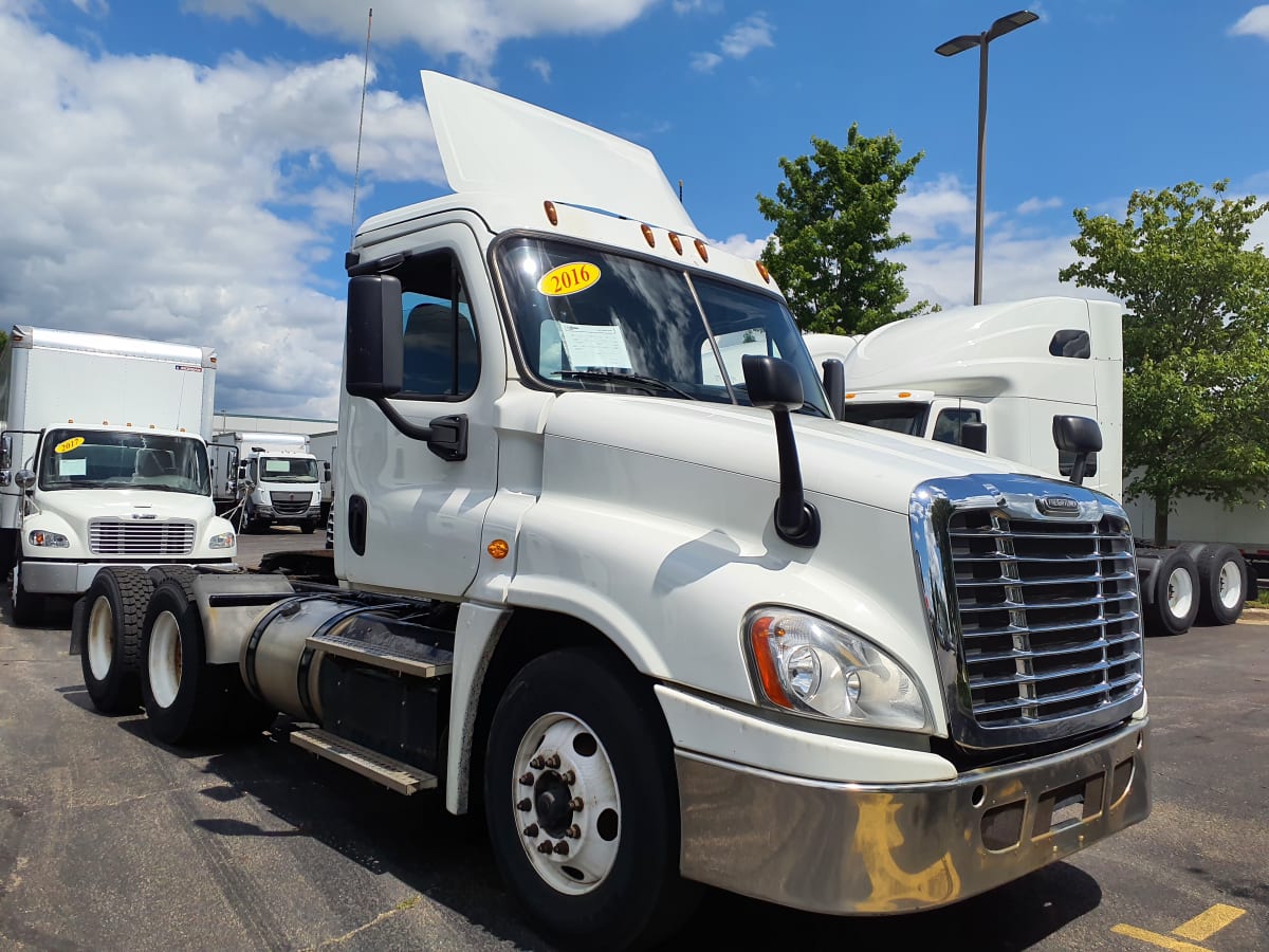 2016 Freightliner/Mercedes CASCADIA 125 672558