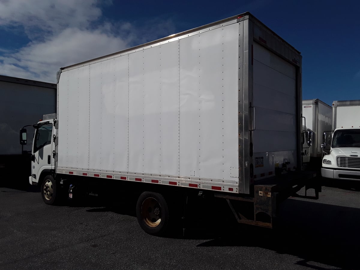 2017 Isuzu NPR 672580