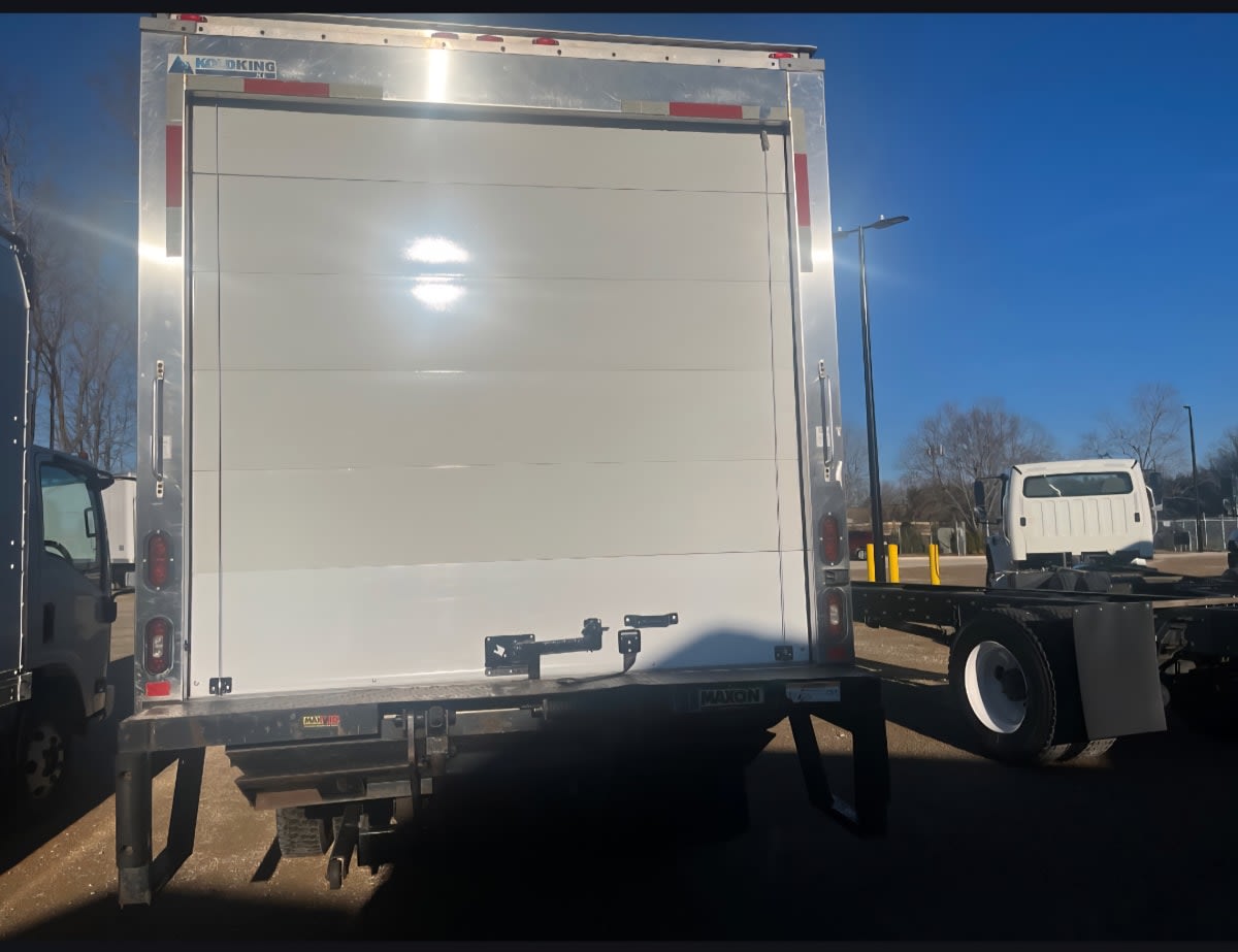 2017 Isuzu NPR 672583