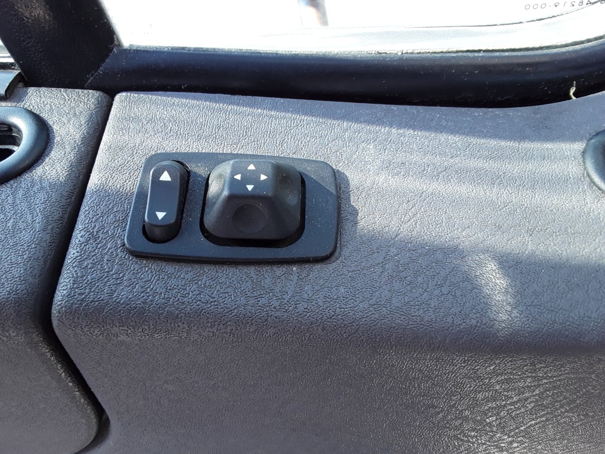 2017 Freightliner/Mercedes M2 106 672627