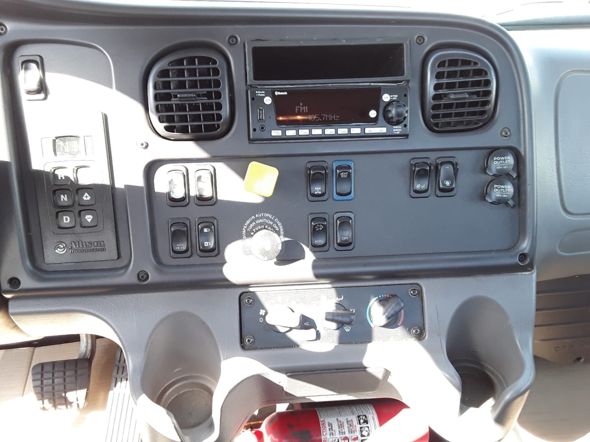 2017 Freightliner/Mercedes M2 106 672627