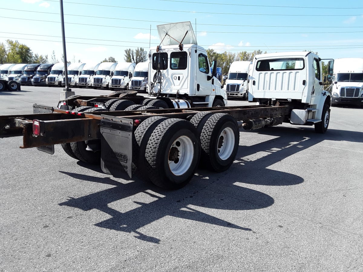 2017 Freightliner/Mercedes M2 106 672627