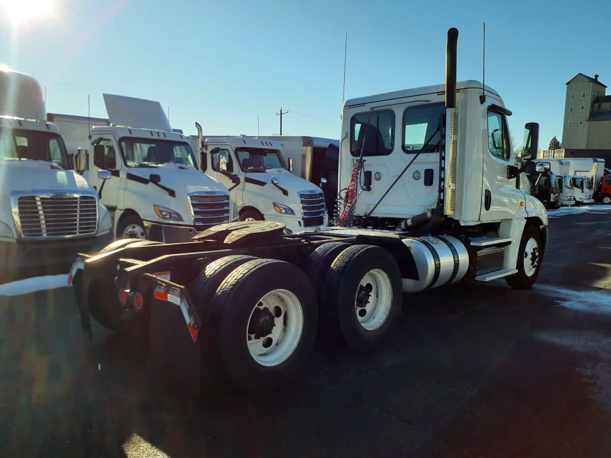2017 Freightliner/Mercedes CASCADIA 125 672665